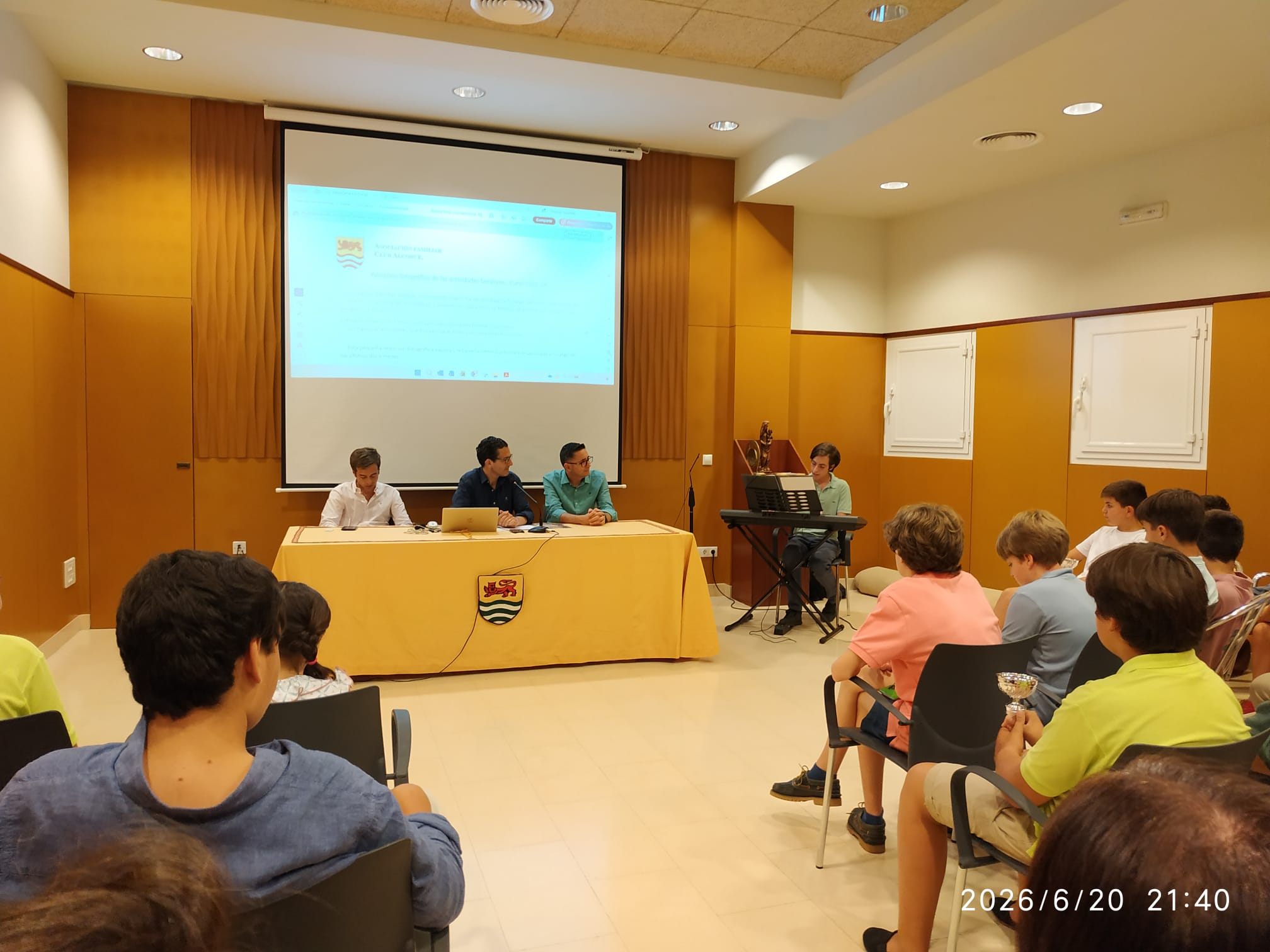FiestaDeFinDeCurso 2026-06-20_00.jpeg
